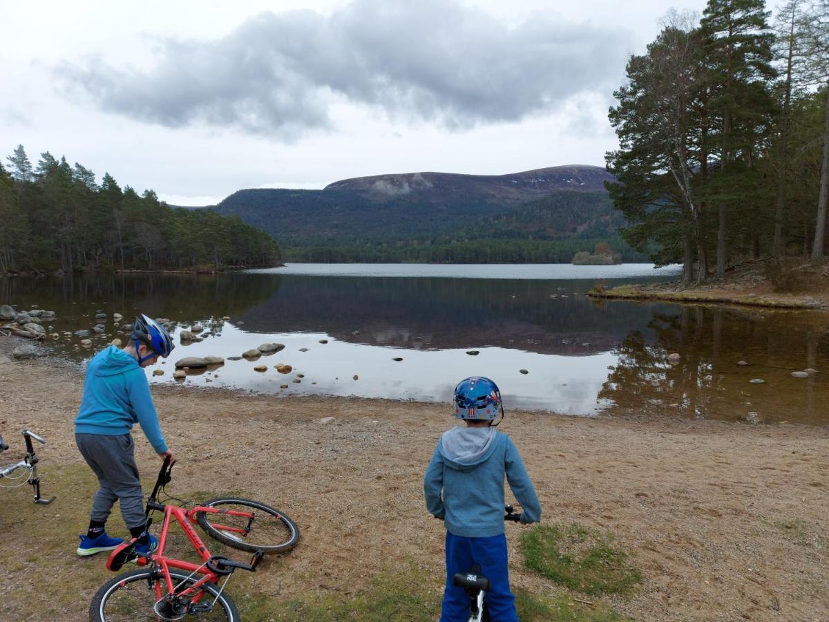 Holiday House Kinveachy Aviemore Exteriör bild