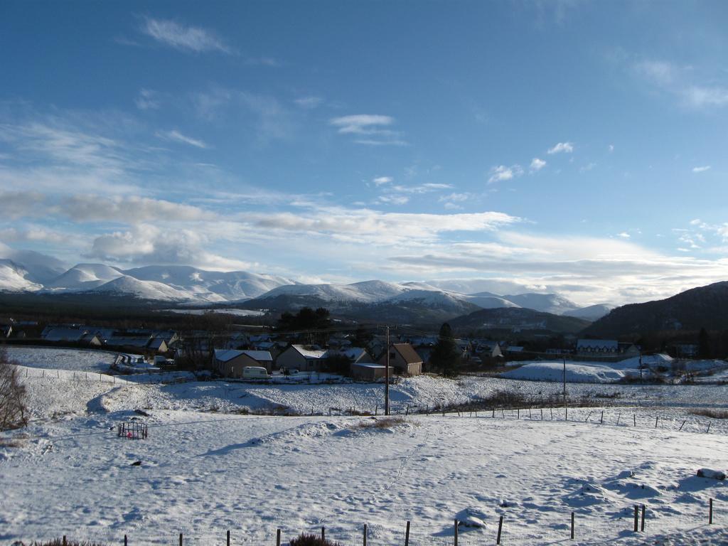 Holiday House Kinveachy Aviemore Exteriör bild